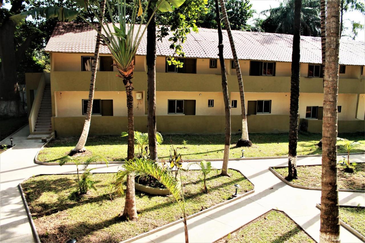 Badala Park Hotel Kotu Luaran gambar